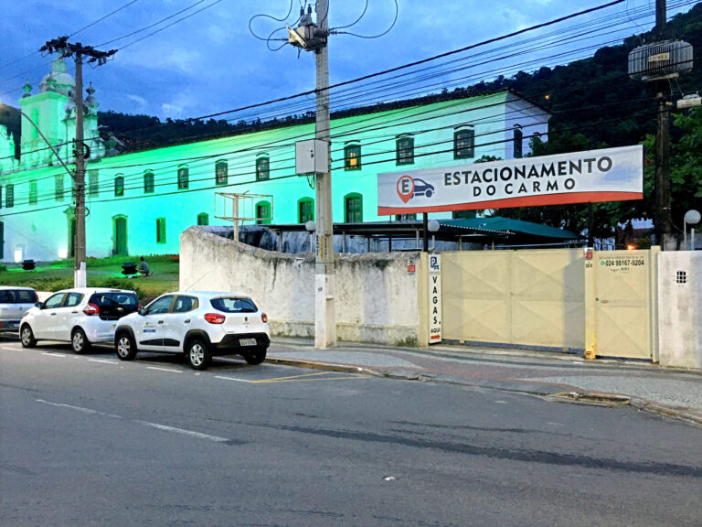 fachada estacionamento